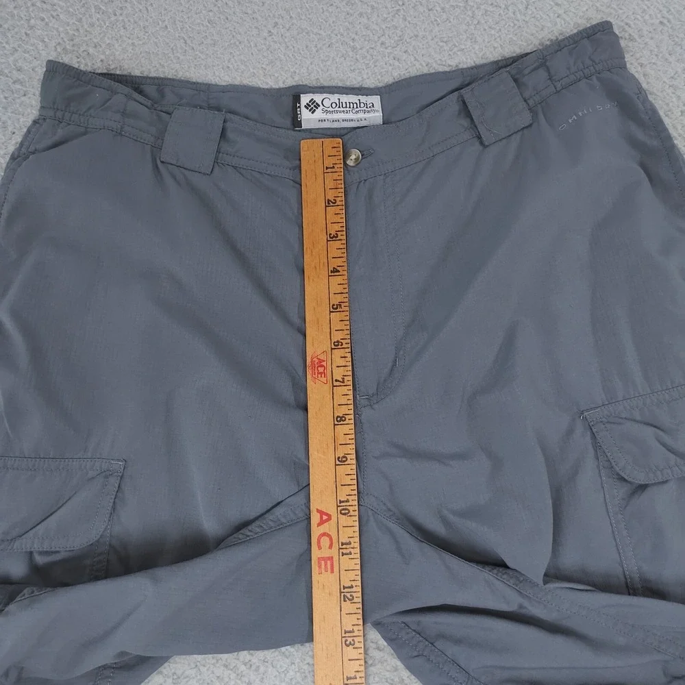 Vintage Columbia Shorts Mens M Gray GRT Omni Dry Cargo Pockets Packable Trekking